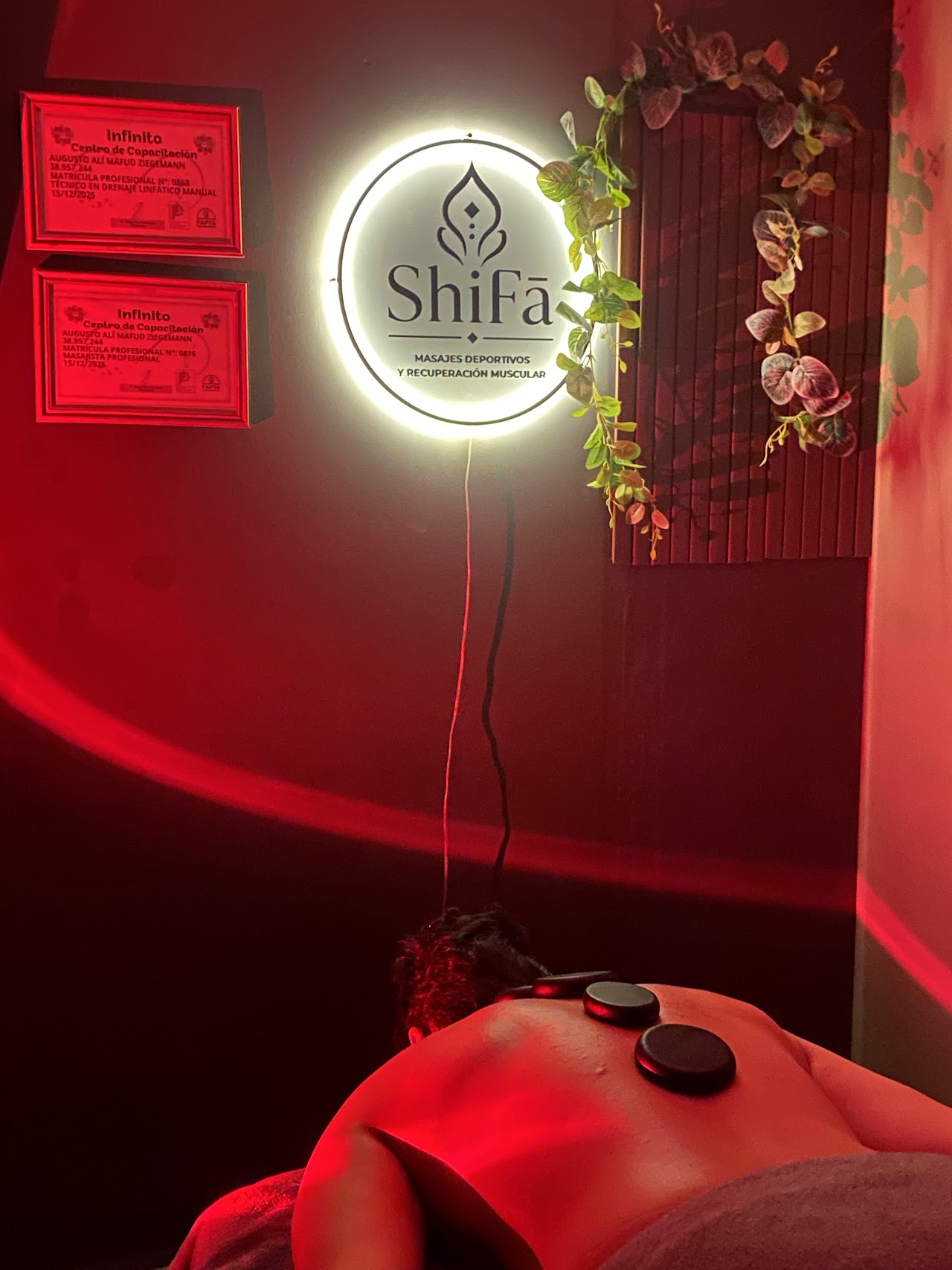 Sesión de piedras calientes en Shifā Masajes